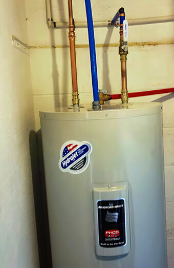 https://glendaloughhotwater.com.au/uploads/2025/06/electric-hot-water-system-32554.jpg