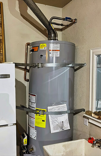https://glendaloughhotwater.com.au/uploads/2025/06/electric-hot-water-system-58767.jpg