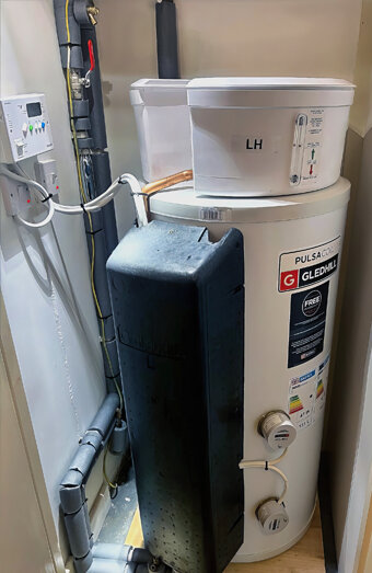 https://glendaloughhotwater.com.au/uploads/2025/06/electric-hot-water-system-70649.jpg