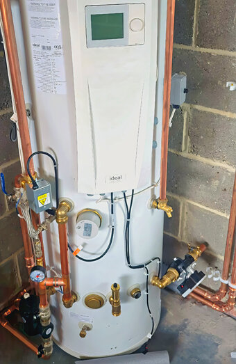 https://glendaloughhotwater.com.au/uploads/2025/06/gas-hot-water-system-13675.jpg