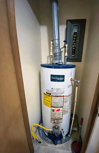 https://glendaloughhotwater.com.au/uploads/2025/06/gas-hot-water-system-40702.jpg